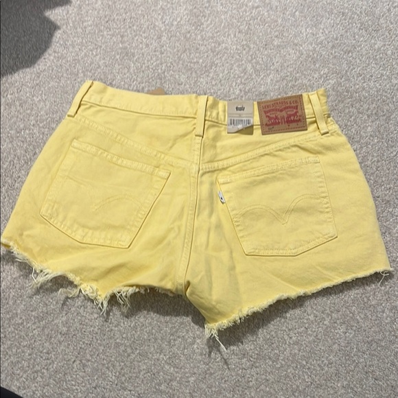Levi's Women's Yellow Denim Shorts - Picture 3 of 3